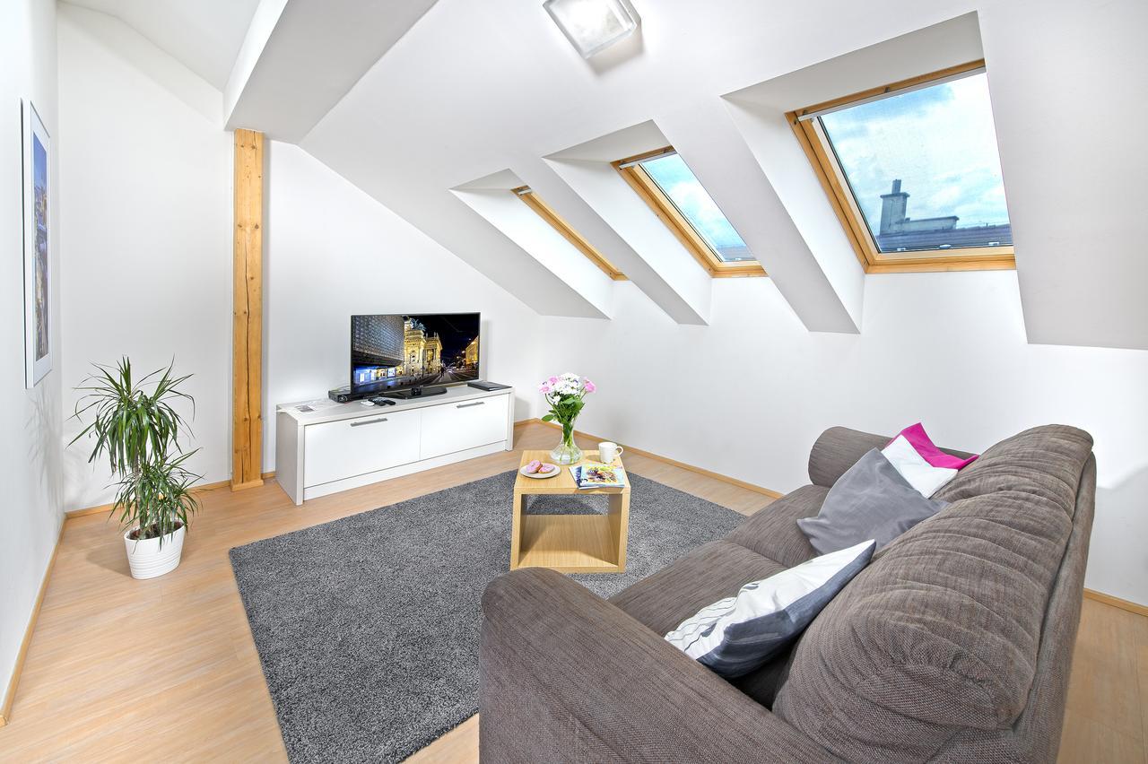 Downtown Suites Chlumova Prague Luaran gambar